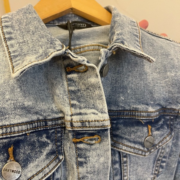 Driftwood Women's Light Wash Patchwork Cropped Button-Front Denim Jacket - Picture 7 of 10